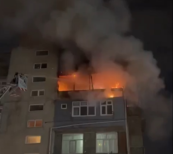 Полиция взяла под контроль здание в Баку, в котором произошел пожар - ОБНОВЛЕНО + ВИДЕО