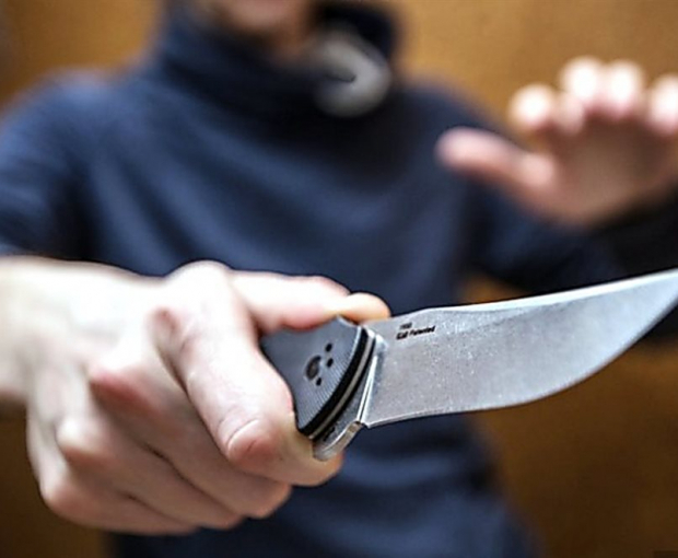 В Загатале 21-летний парень ударил ножом своего деда