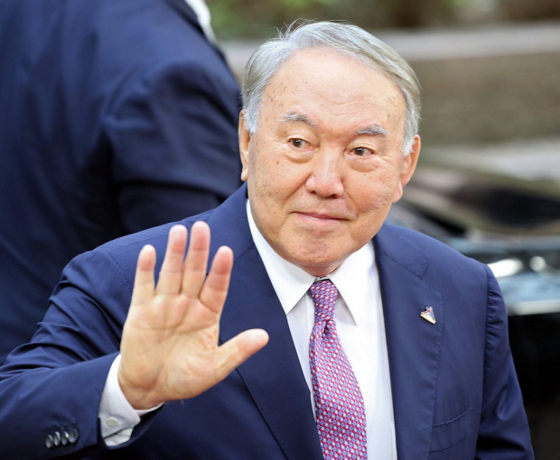 Нурсултан Назарбаев признался, что у него есть вторая жена и двое сыновей