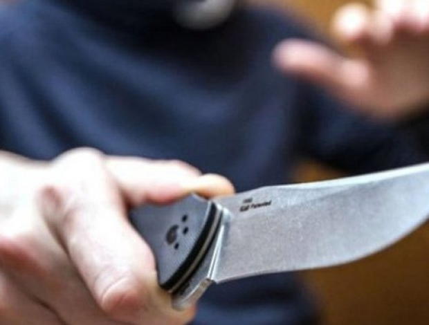 В Баку подростки нанесли друг другу ножевые ранения