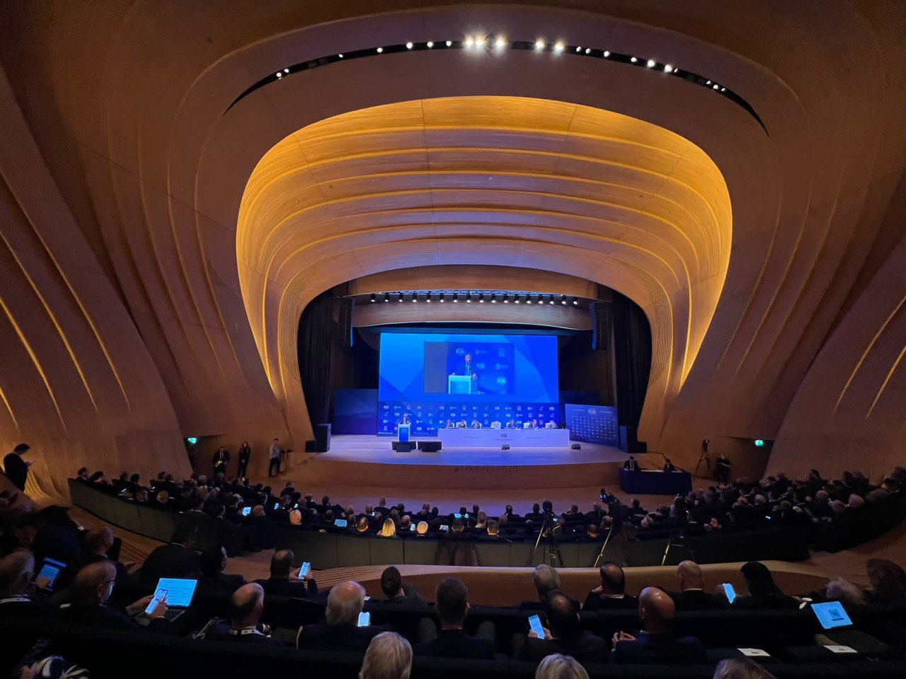 В Центре Гейдара Алиева проходит ежегодное итоговое заседание Генассамблеи FIA - ФОТО