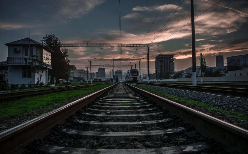 В Азербайджане поезд насмерть сбил пешехода