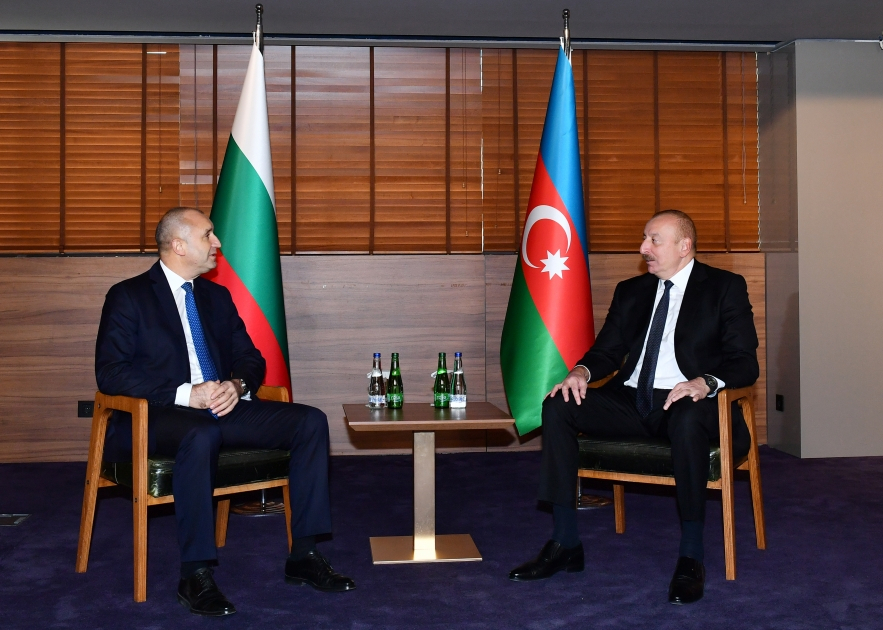 Состоялась встреча президентов Азербайджана и Болгарии один на один - ФОТО