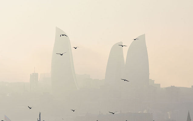 В Баку содержание угарного газа в воздухе снова превысило норму