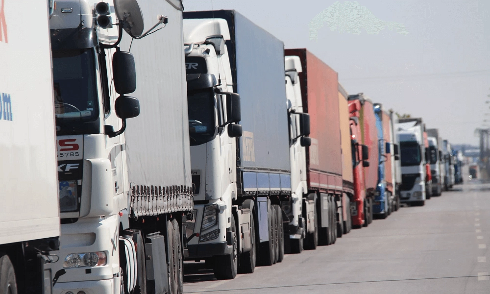 На таможенных постах Азербайджана выезда ожидают более 1 500 грузовиков