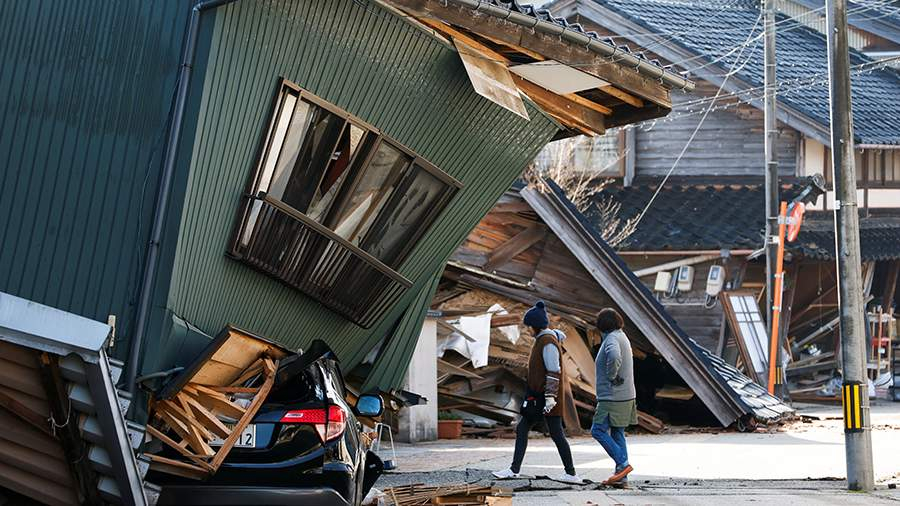 Число жертв землетрясений в Японии возросло до 55 - ОБНОВЛЕНО + ФОТО