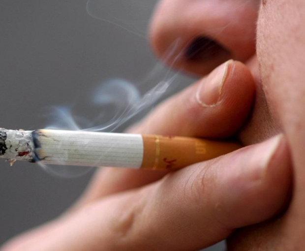 ВНИМАНИЕ! Курящих в этих местах граждан ждет штраф в размере 30 манатов - ВИДЕО