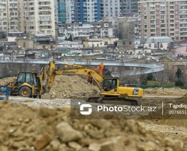 На территории бывшей Советской ведутся строительные работы - ФОТО