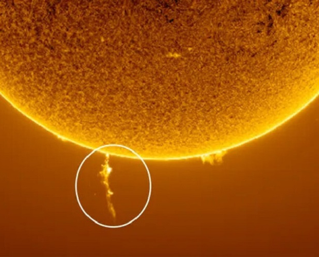 Столб плазмы высотой 200 тысяч км заметили на южном полюсе Солнца