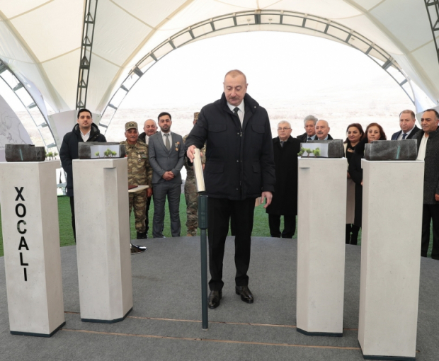 Ильхам Алиев заложил фундамент мемориала жертвам Ходжалинского геноцида - ОБНОВЛЕНО + ФОТО
