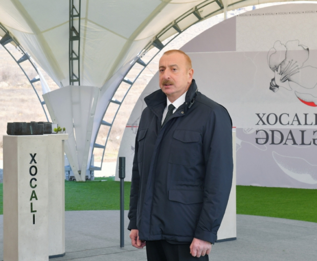 Президент Ильхам Алиев минутой молчания почтил память жертв Ходжалинского геноцида - ФОТО