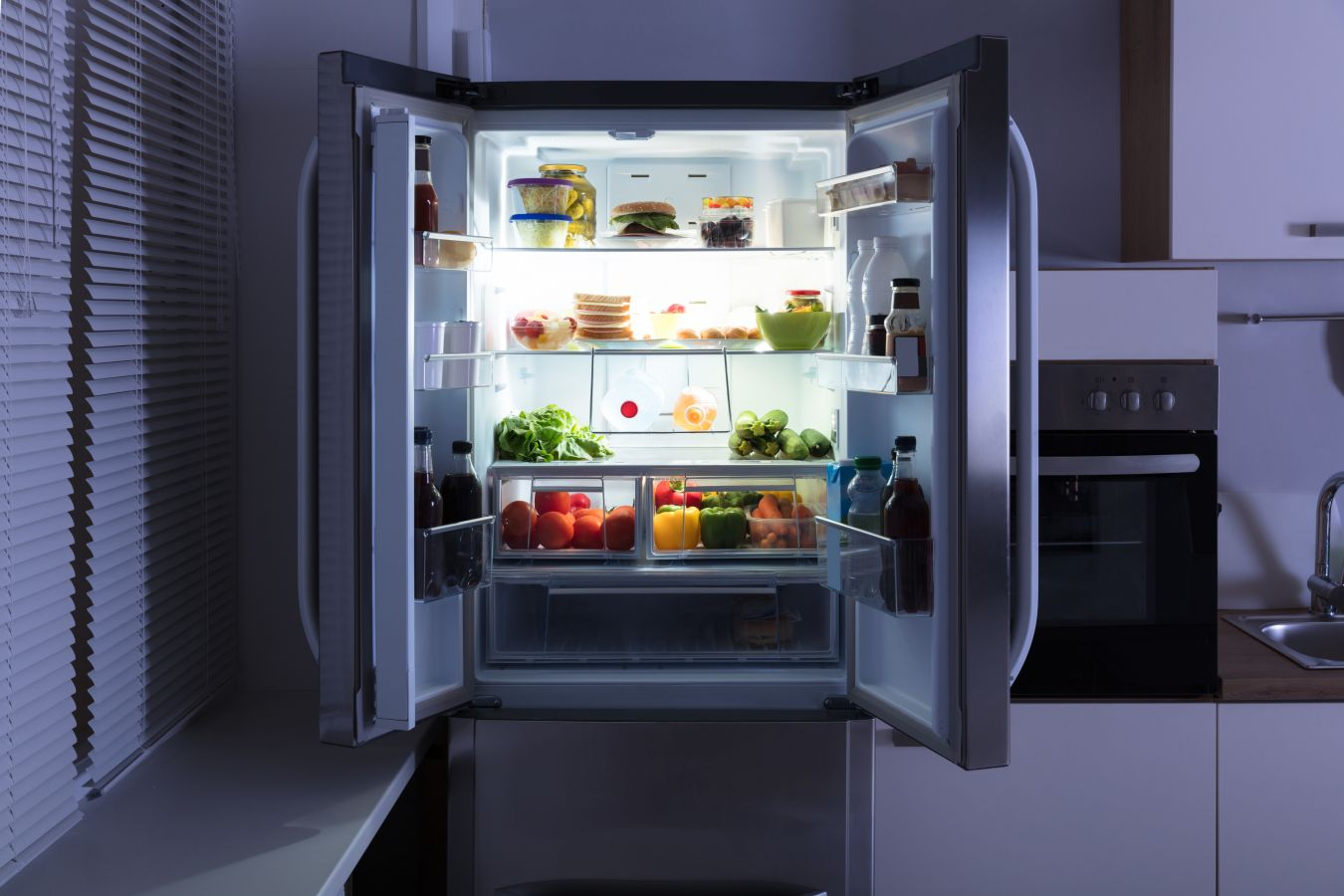 Врач назвал 4 продукта, которые становятся токсичными при хранении в холодильнике