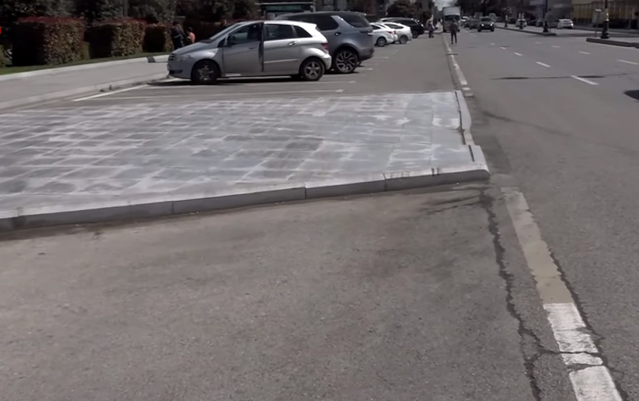 Почему на проезжей части в Баку создано искусственное ограждение? - ЗАЯВЛЕНИЕ + ВИДЕО
