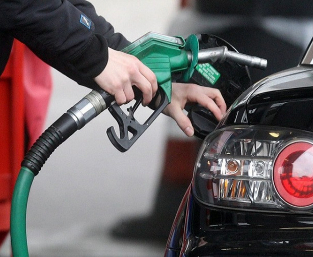 В Азербайджане отменена таможенная пошлина на бензин