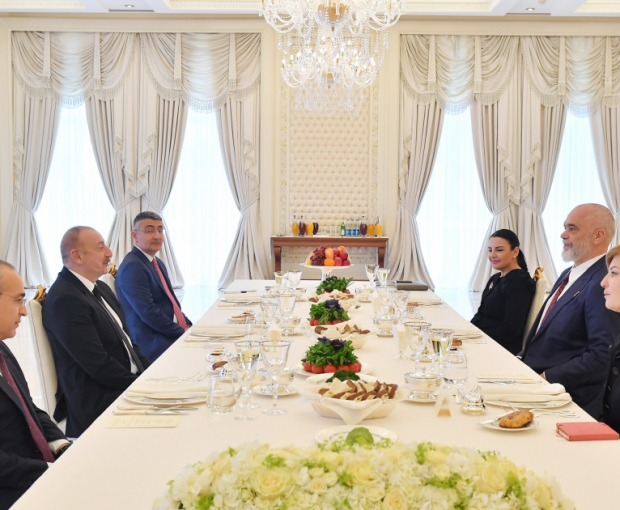 Состоялась встреча Президента Азербайджана с премьер-министром Албании в расширенном составе - ФОТО