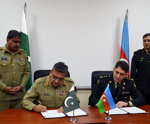 Азербайджан и Пакистан обсудили проведение совместных военных учений