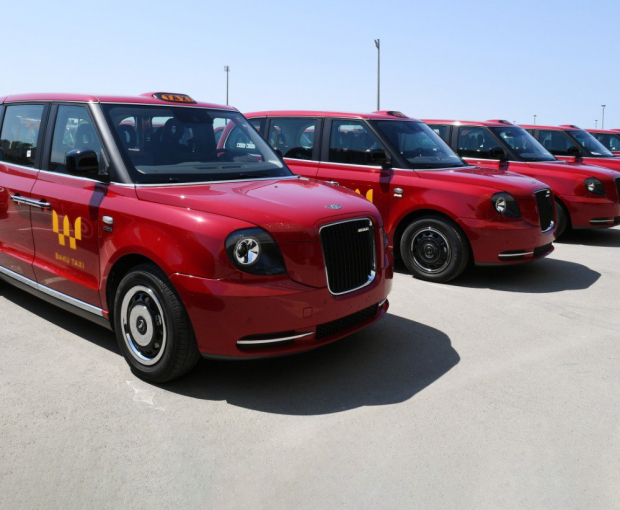 В Азербайджане такси будут белого и красного цвета