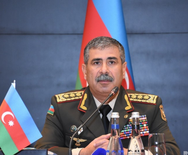 Министр обороны поручил повысить интенсивность практических занятий в воинских частях