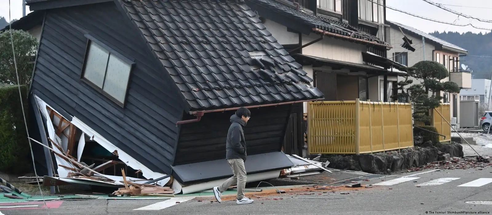 Япония отменила предупреждение о цунами после землетрясения вблизи Тайваня