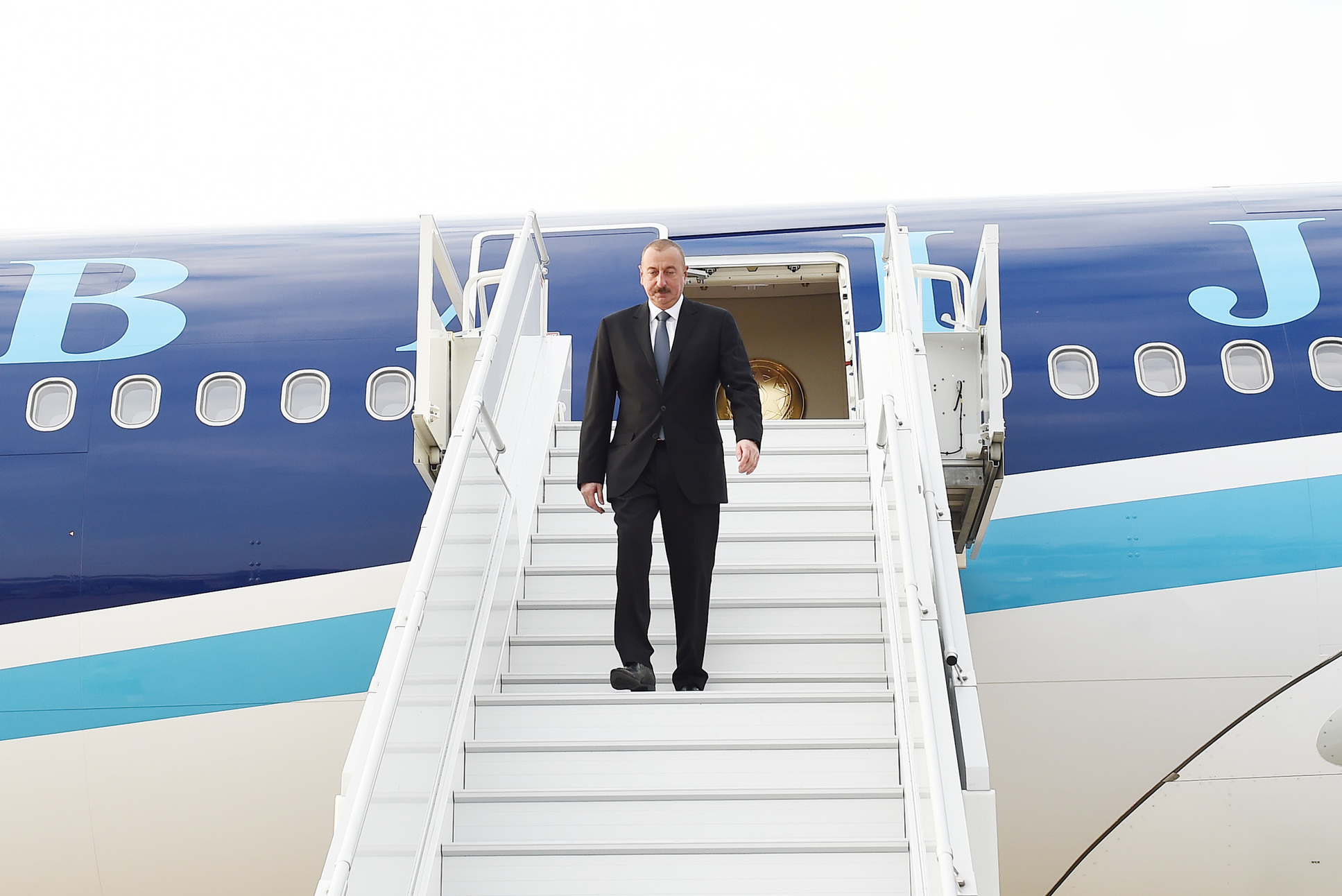 Ильхам Алиев прибыл с рабочим визитом в Москву