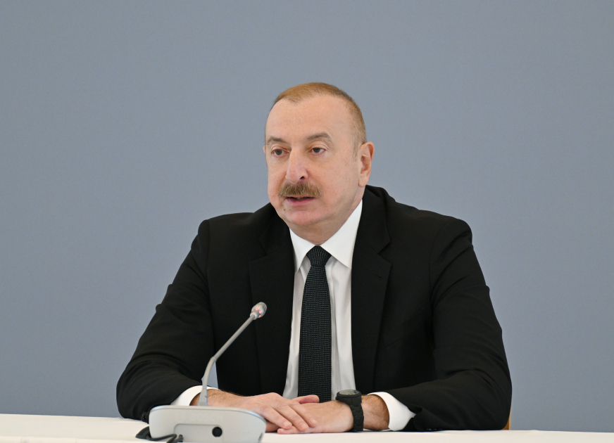 Президент Ильхам Алиев принял участие в международном форуме в Университете ADA - ВИДЕО