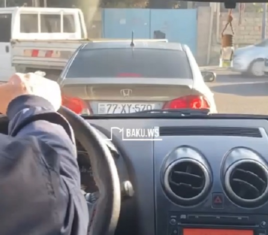 На одной из улиц Баку уже два года не работает светофор - ВИДЕО