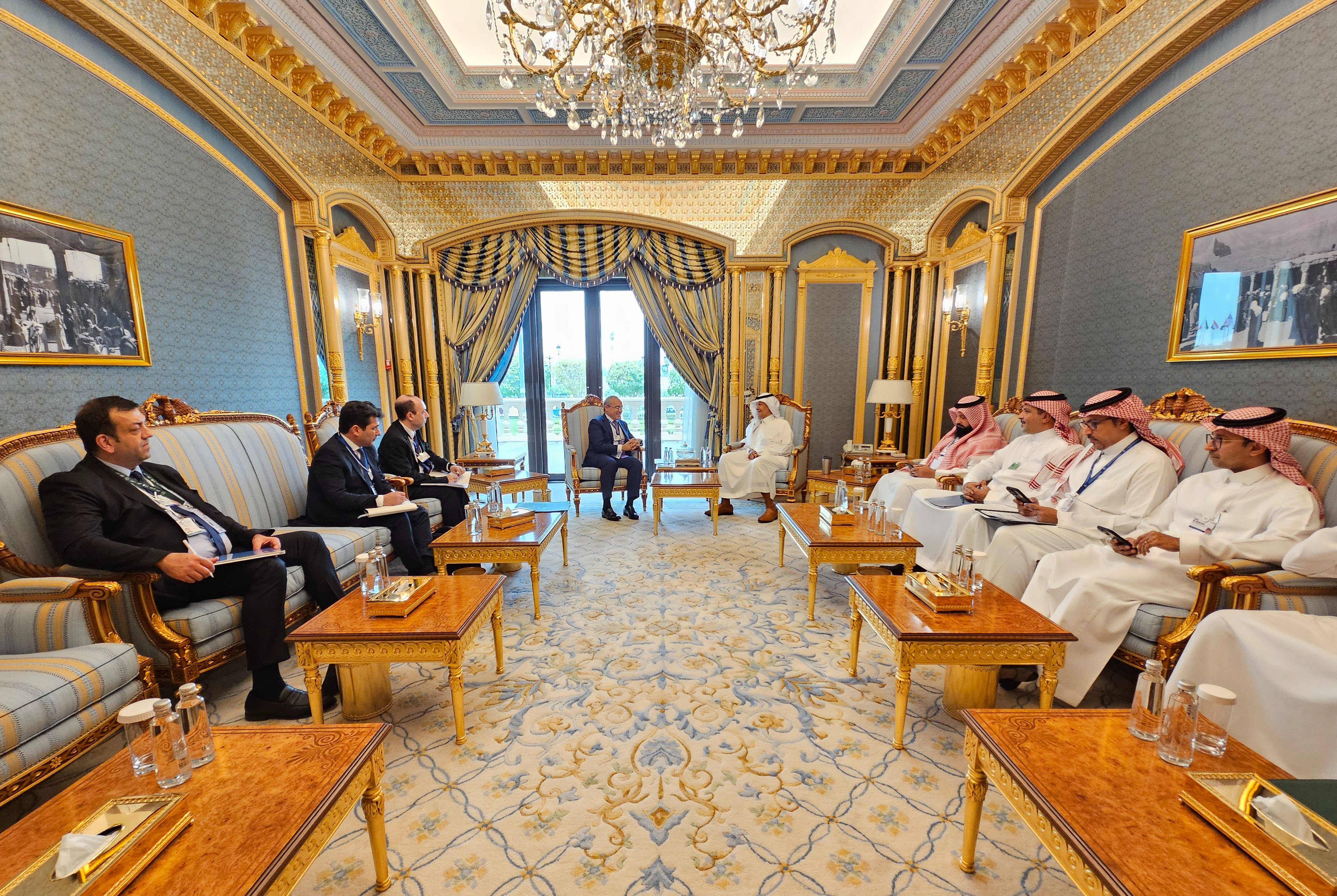 Микаил Джаббаров обсудил "цели экономического развития" с министром энергетики Саудовской Аравии - ФОТО