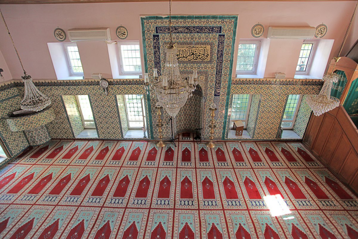 Заслуженный артист Азербайджана построил мечеть в Джалилабаде - ВИДЕО