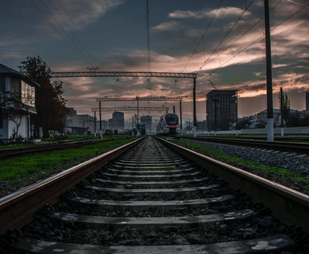 В Азербайджане поезд сбил насмерть женщину