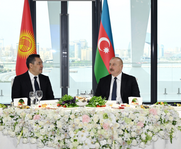 В Баку был организован государственный прием в честь президента Кыргызстана - ФОТО