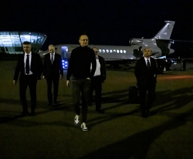 Глава МИД Венгрии прибыл с визитом в Азербайджан - ФОТО