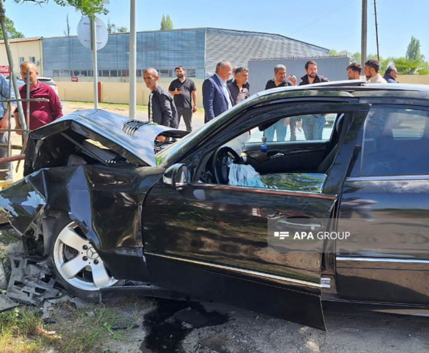 Жуткое ДТП в Лянкяране: Mercedes на полной скорости влетел в стену - ФОТО
