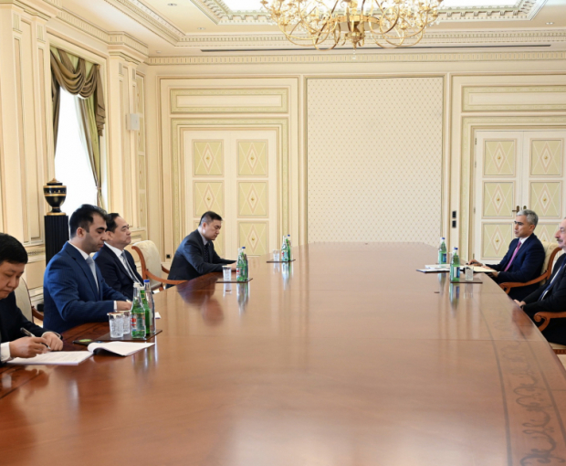 Президент Ильхам Алиев принял председателя Китайского народного общества дружбы с заграницей - ФОТО