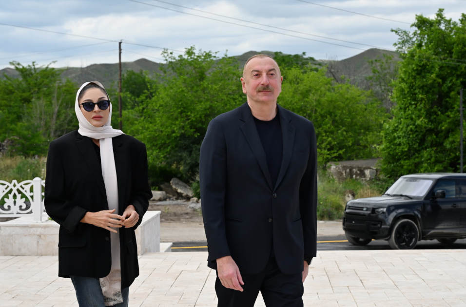 Президент и первая леди приняли участие в открытии Зангиланской мечети - ОБНОВЛЕНО + ФОТО