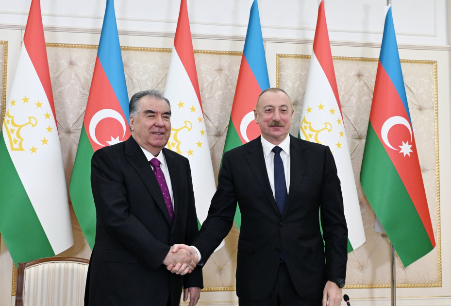 Президенты Азербайджана и Таджикистана выступили с заявлениями для прессы - ОБНОВЛЕНО - ФОТО