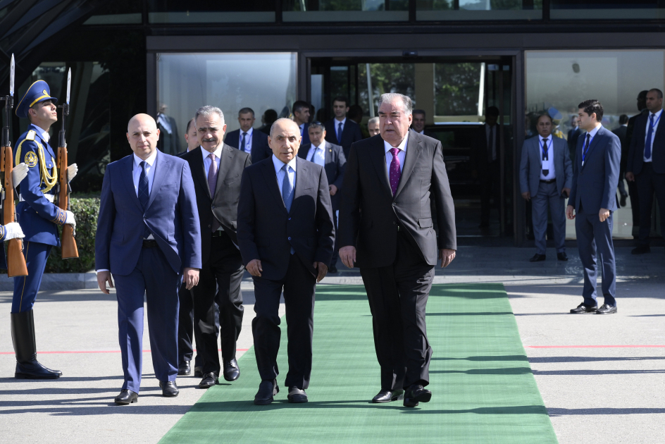 Завершился государственный визит президента Таджикистана Эмомали Рахмона в Азербайджан - ФОТО