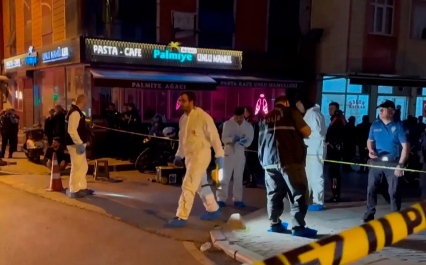 В Стамбуле два человека погибли при вооруженном нападении на кафе