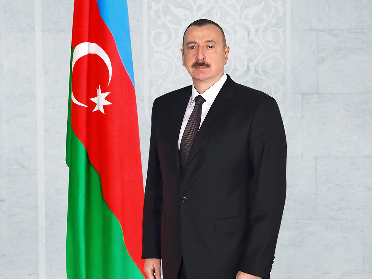 Президент Ильхам Алиев поделился публикацией по случаю Дня независимости - ФОТО
