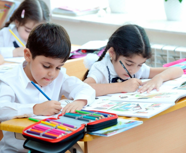 В школах Азербайджана стартуют весенние каникулы для начальных классов