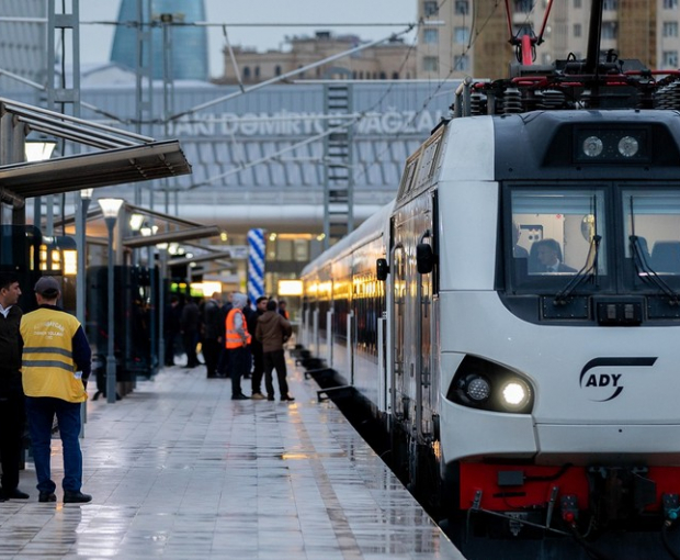 На железнодорожный маршрут Баку - Агстафа - Баку назначены дополнительные рейсы - ФОТО
