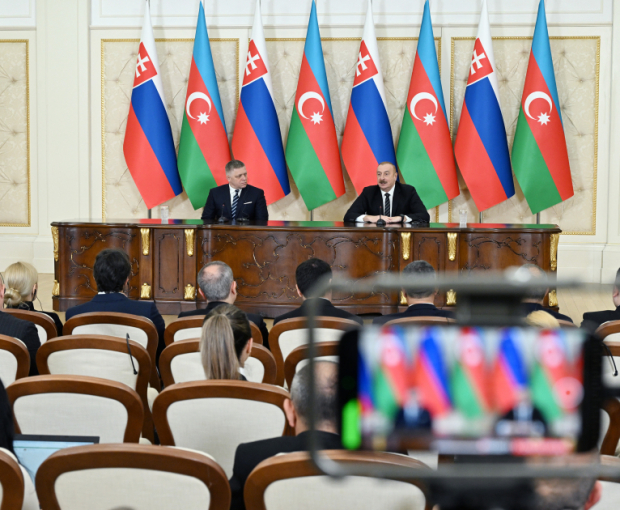 Президент Ильхам Алиев и премьер-министр Роберт Фицо выступили с заявлениями для прессы - ФОТО