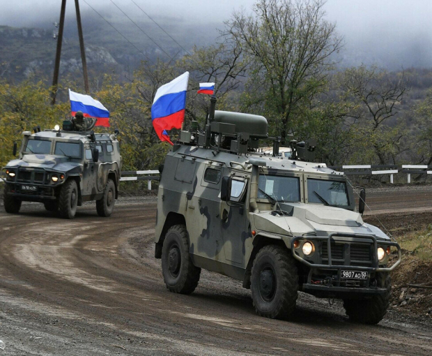Последняя колонна российских миротворцев покидает Карабах - ВИДЕО