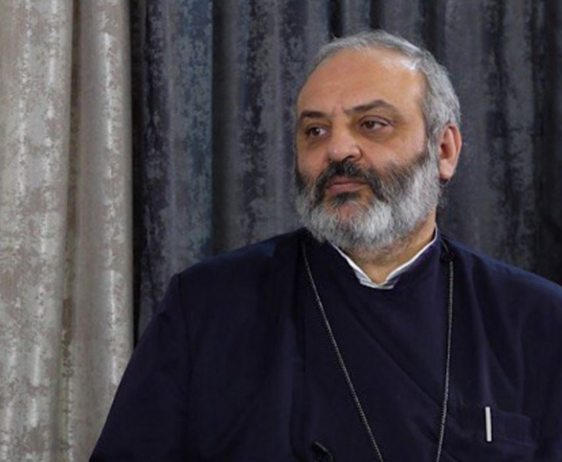 Лидер армянской оппозиции архиепископ Баграт дал час, чтобы Пашинян ушел в отставку