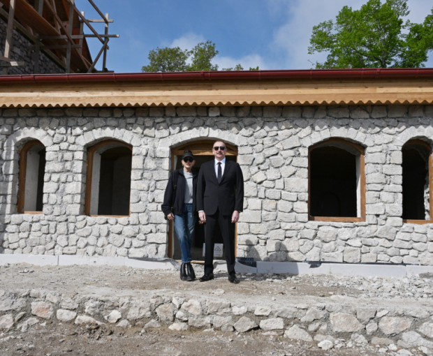 Ильхам Алиев и Мехрибан Алиева ознакомились с ходом работ в Доме-музее Узеира Гаджибейли - ОБНОВЛЕНО + ФОТО