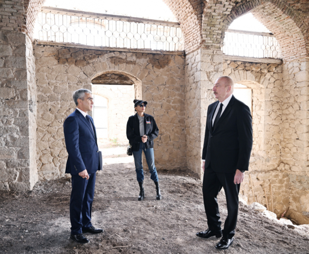 Президент и Первый вице-президент ознакомились с ходом реставрации в мечети Чель Гала - ОБНОВЛЕНО + ФОТО