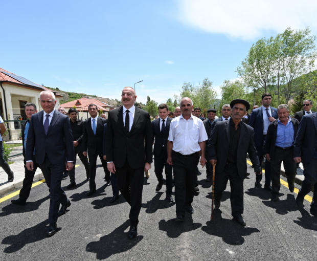 Президент Ильхам Алиев встретился с жителями, вернувшимися в село Сус Лачынского района - ФОТО