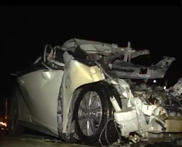 Смертельная авария: Nissan протаранил грузовик, водитель скончался на месте - ВИДЕО