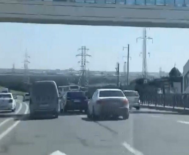 В Баку полиция задержала водителей за уличные гонки: их лишили прав на 2 года - ВИДЕО
