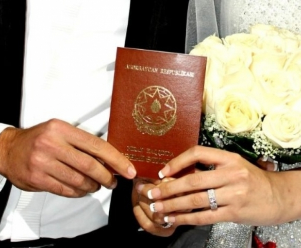 В Азербайджане сократилось количество браков