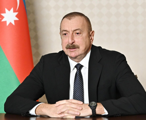 Президент Ильхам Алиев наградил сотрудников Фонда Гейдара Алиева